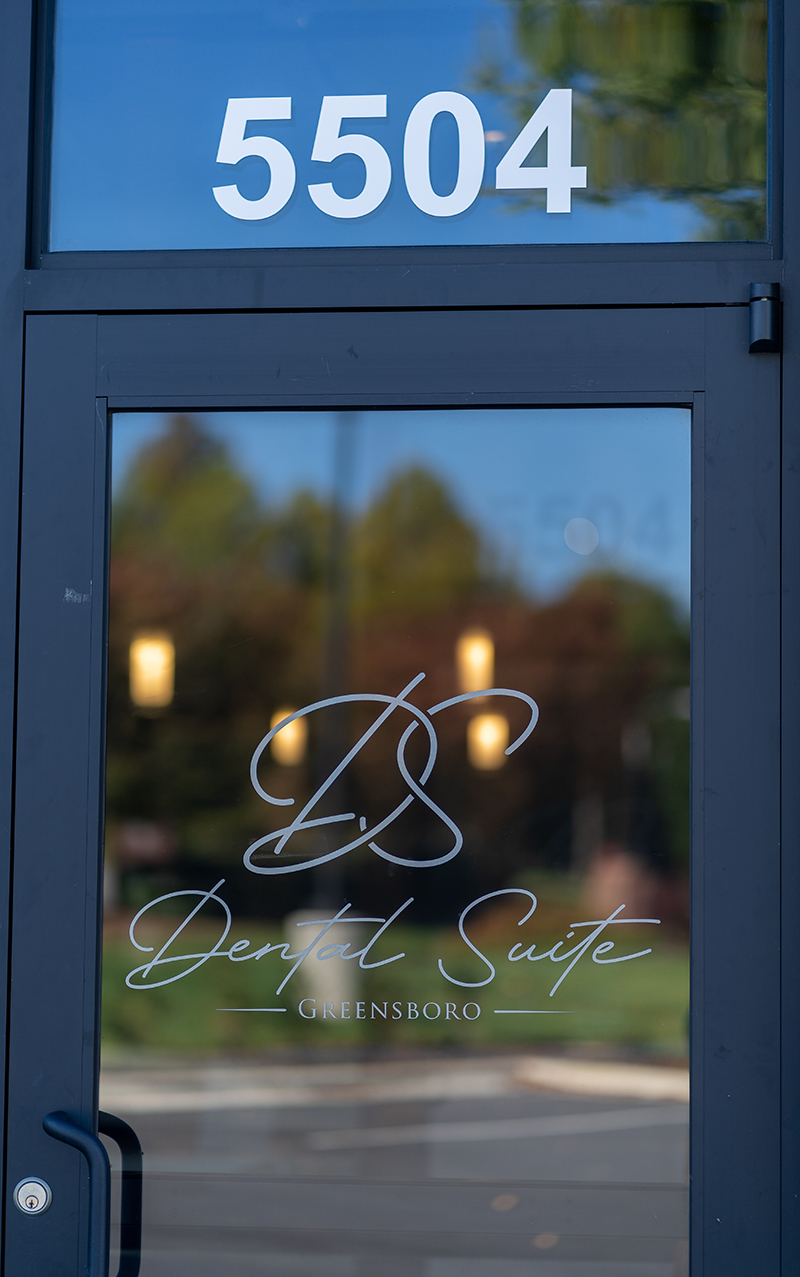 Dental Suite | Ceramic Crowns, Periodontal Treatment and Implant Dentistry